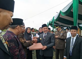 Bupati Dedy Putra Pimpin Upacara Hari Amal Bakti Kemenag ke-80