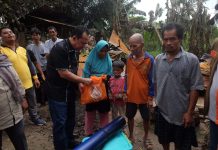 Bupati Muaro Jambi Serahkan Bantuan kepada Korban Kebakaran di Talang Kerinci