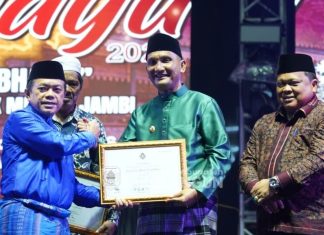 Bupati Sarolangun Terima Anugerah Warisan Budaya Nasional