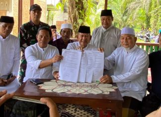 Wabup A. Khafidh Serahkan Sapi Kurban Bantuan Presiden di Empang Benao