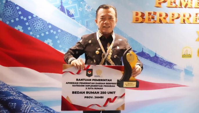 Gubernur Jambi Raih Penghargaan Daerah Berprestasi,Terima Rp5 Miliar untuk Program Bedah Rumah
