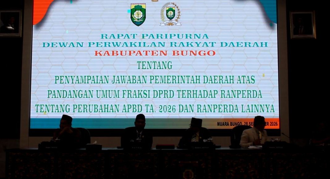 DPRD Bungo Gelar Paripurna, Pemkab Sampaikan Tanggapan atas Pandangan Umum Fraksi